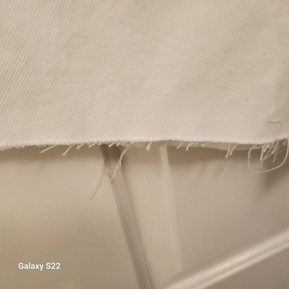 Blank NYC "Head in the Clouds" White Jean shorts. NWT. Size: Various - Picture 10 of 13